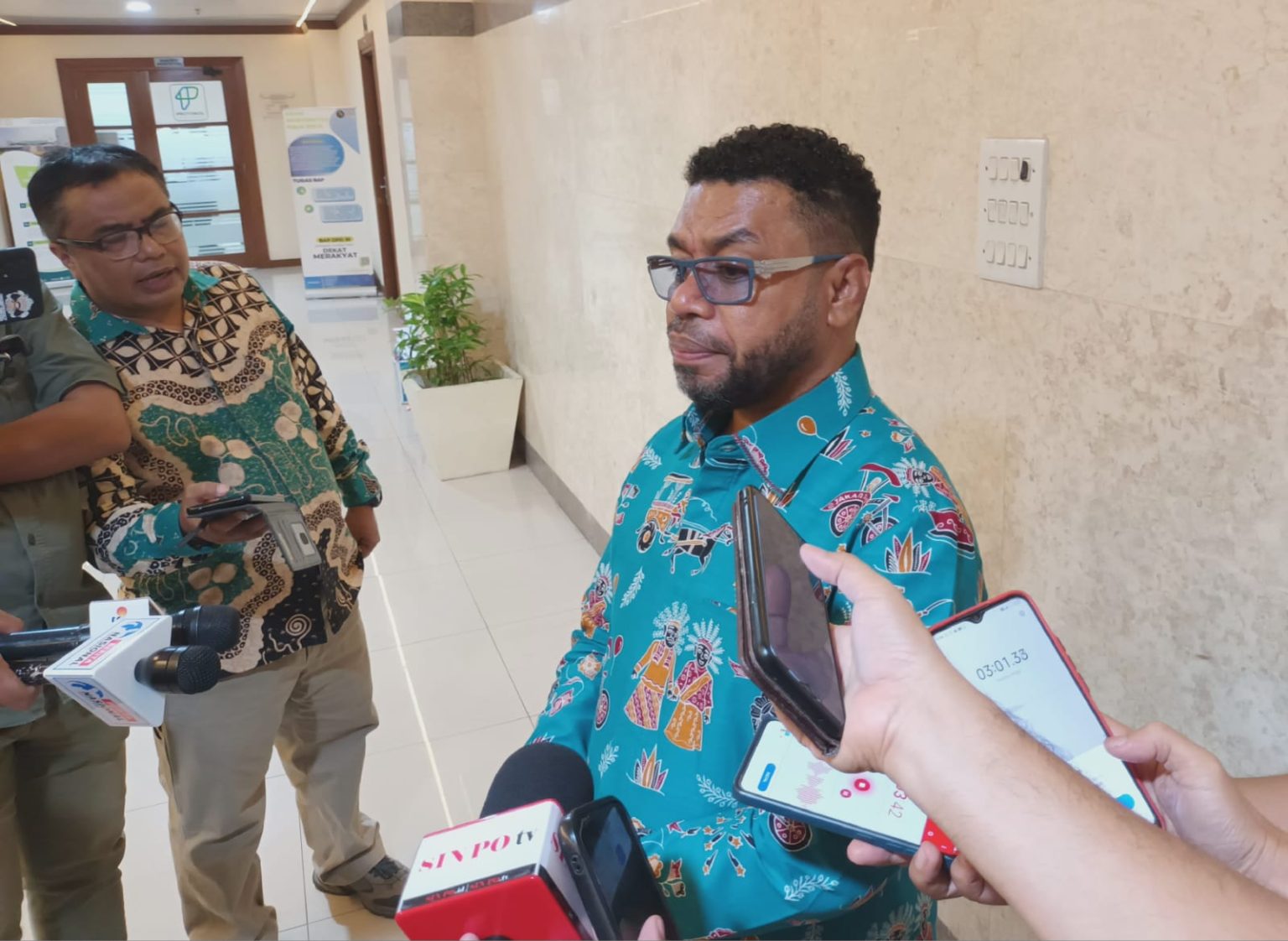 Senator Filep: Tenaga Kerja OAP Harus Prioritas – Narasipos.Com